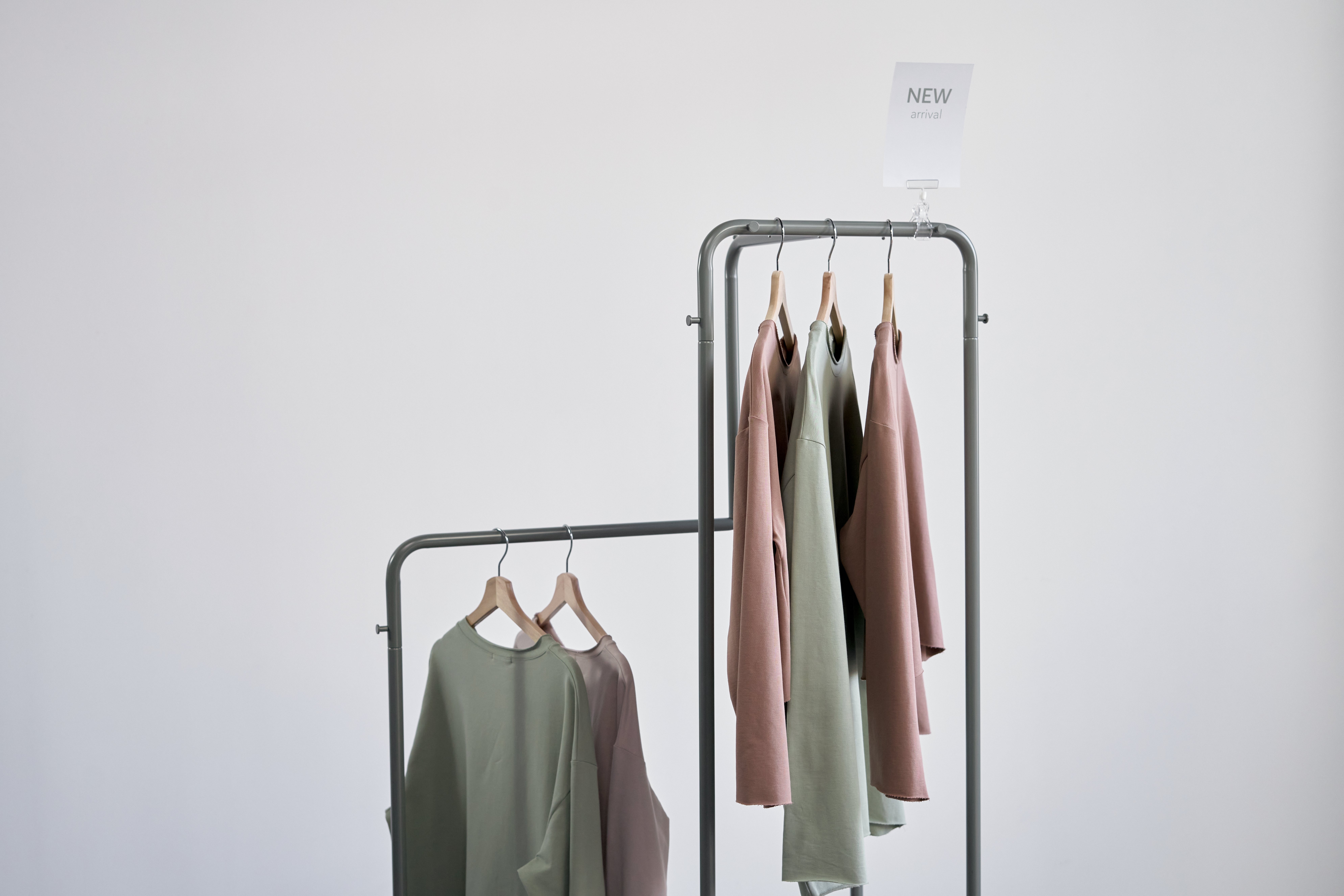 Elegáns ruhák minimalista stílusban
